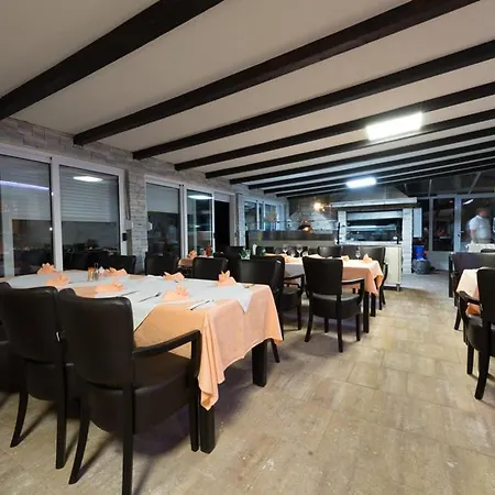 Hotel Adria 3* Zaton (Zadar)